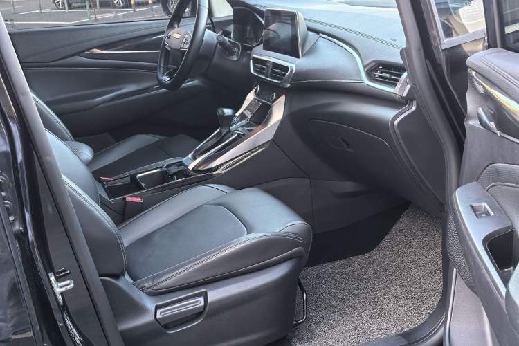 Used SAIC MAXUS G50 2021 1.5T Automatic Comfort Touring B Interior 6