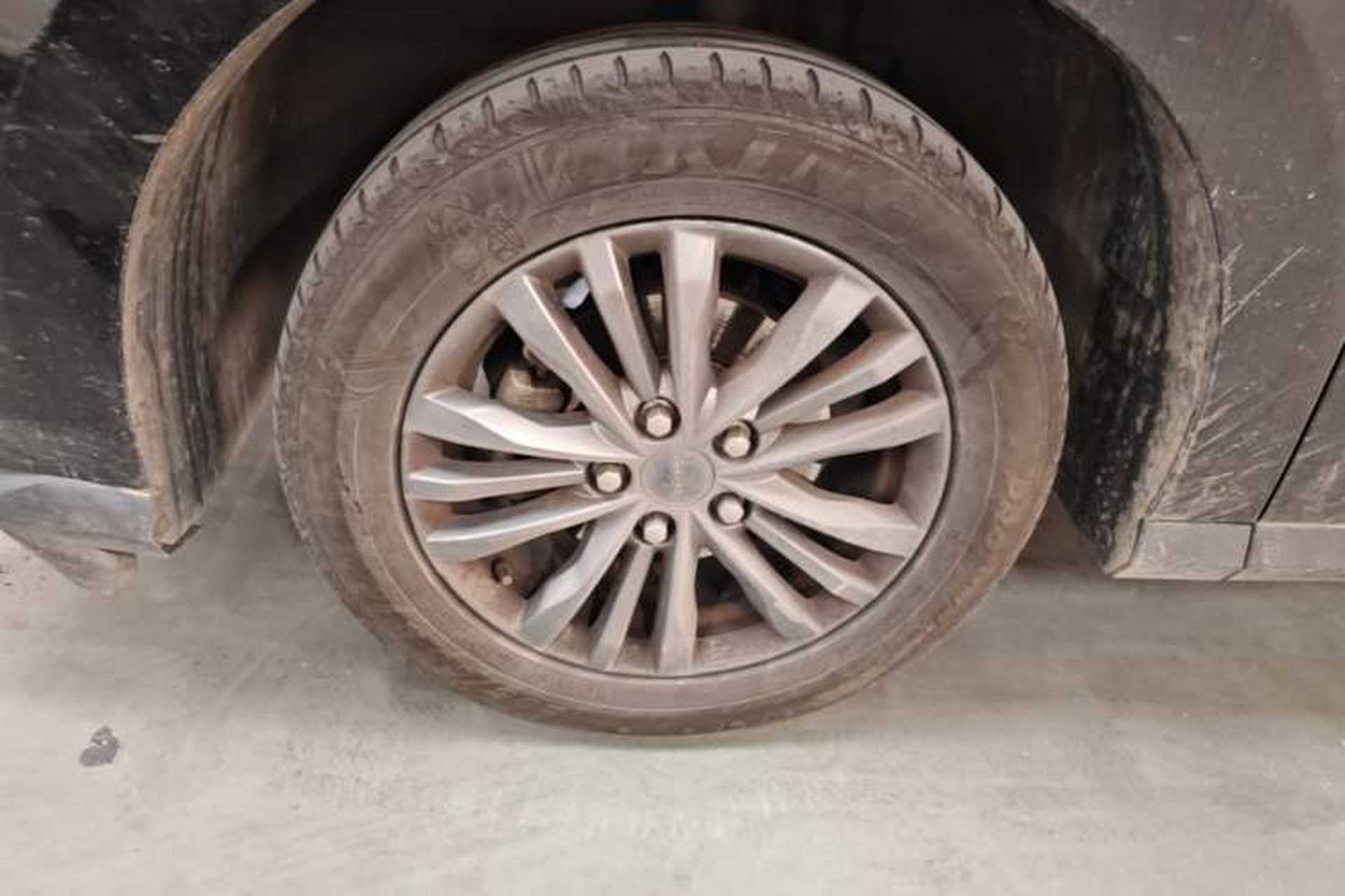 Used SAIC MAXUS G50 2021 PLUS 1.5T Automatic Navigation Version Left Front Wheel Hub