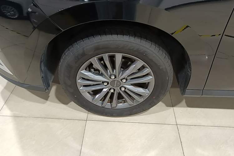 Used SAIC MAXUS G50 2021 PLUS 1.5T Automatic Navigation Version Left Front Wheel Hub