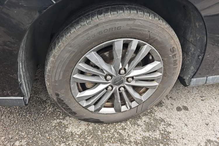 Used SAIC MAXUS G50 2021 1.5T Automatic Comfort Touring B Left Front Wheel Hub