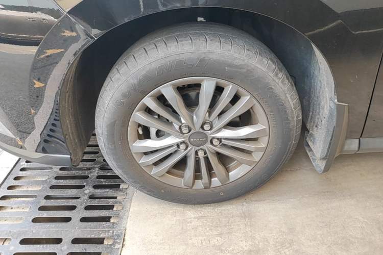 Used SAIC MAXUS G50 2021 PLUS 1.5T Automatic Navigation Version Left Front Wheel Hub