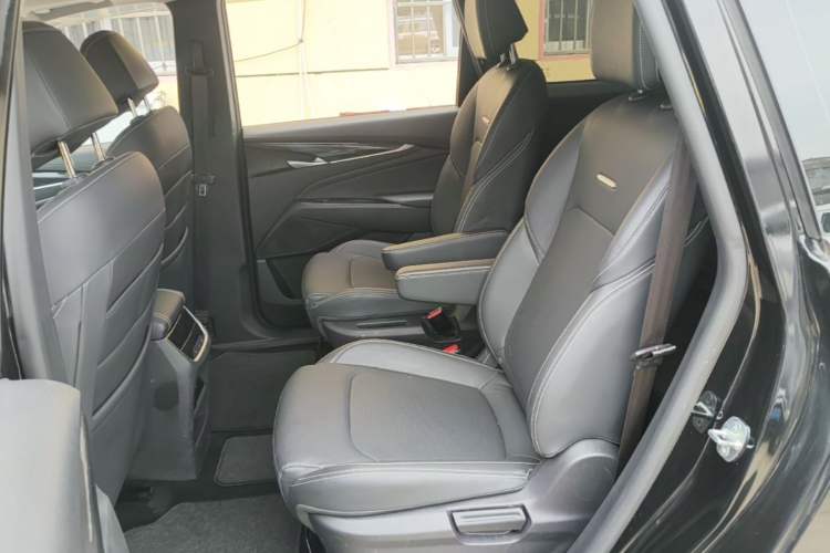 Used SAIC MAXUS G50 2021 1.5T Automatic Comfort Touring B Left Rear Seat