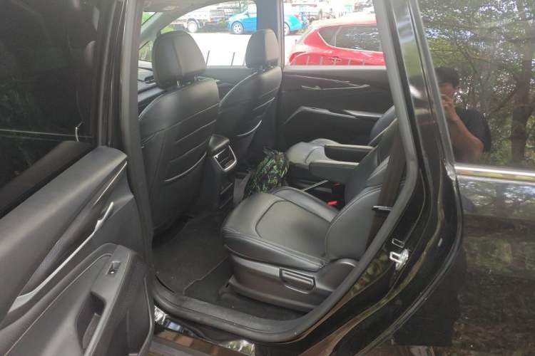 Used SAIC MAXUS G50 2021 PLUS 1.5T Automatic Travel Edition Left Rear Seat