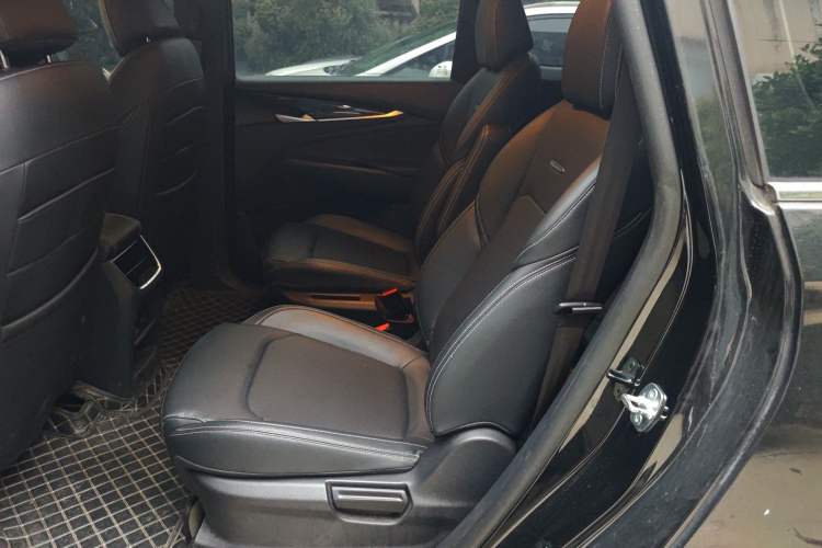 Used SAIC MAXUS G50 2021 1.5T Automatic Comfort Touring B Left Rear Seat