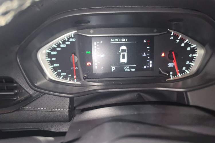 Used SAIC MAXUS G50 2021 1.5T Automatic Comfort Touring B Odometer Close Up