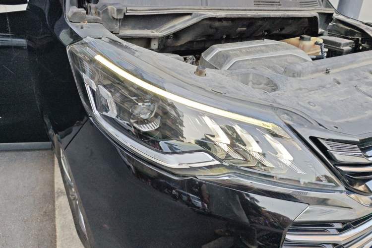 Used SAIC MAXUS G50 2021 1.5T Automatic Comfort Touring B Right Front Headlight
