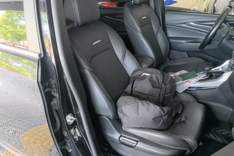 Used SAIC MAXUS G50 2021 1.5T Automatic Comfort Touring B Right Front Seat