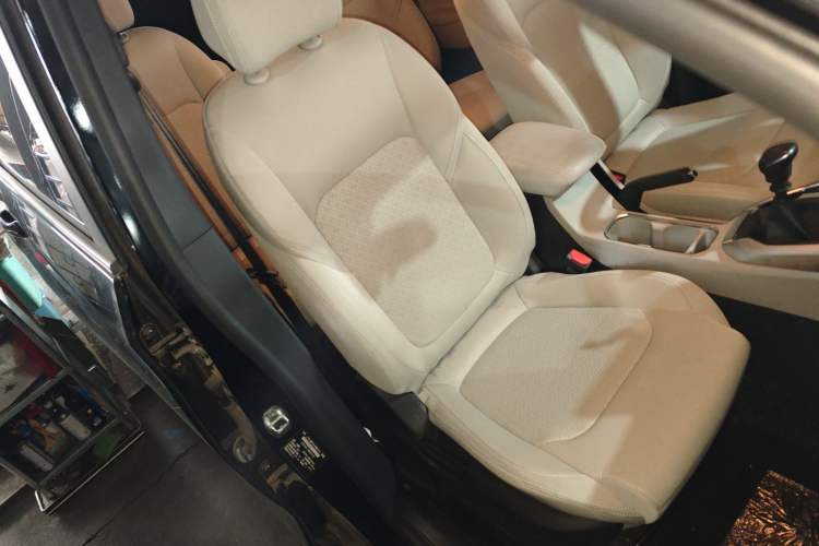 Used SAIC MAXUS G50 2021 1.5T Manual Comfort A Right Front Seat