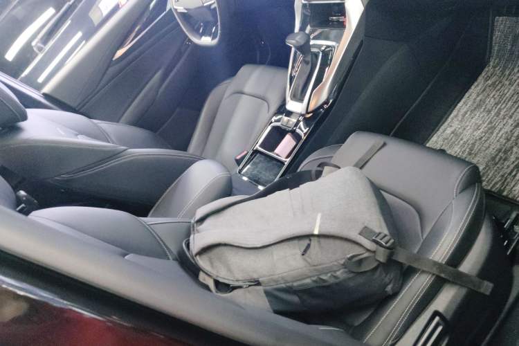 Used SAIC MAXUS G50 2021 1.5T Automatic Comfort Touring B Right Front Seat