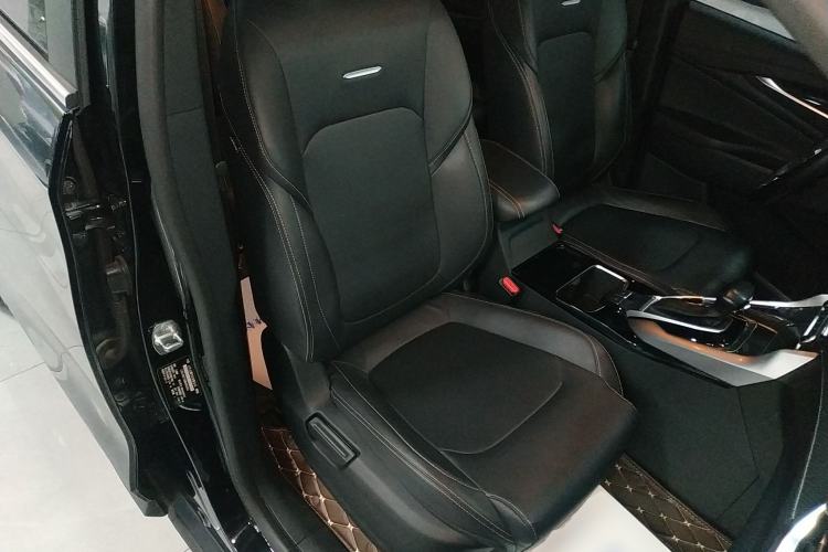 Used SAIC MAXUS G50 2021 1.5T Automatic Comfort Touring B Right Front Seat