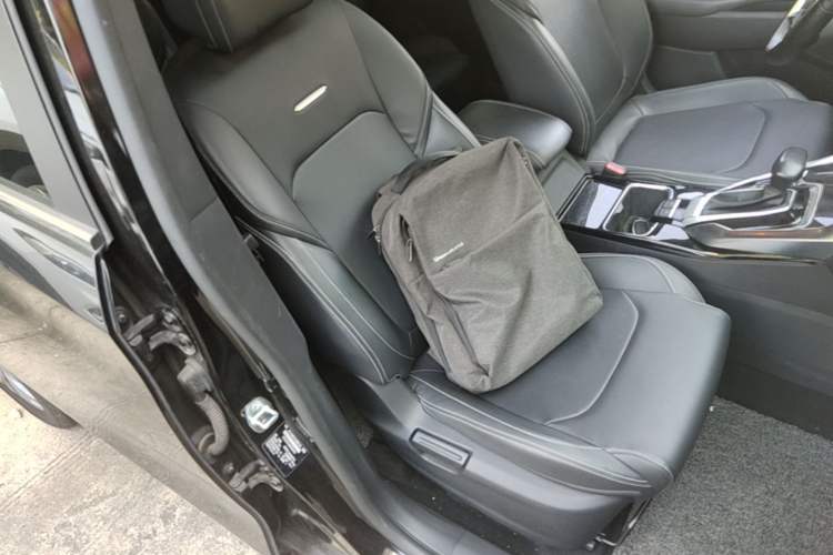Used SAIC MAXUS G50 2021 1.5T Automatic Comfort Touring B Right Front Seat