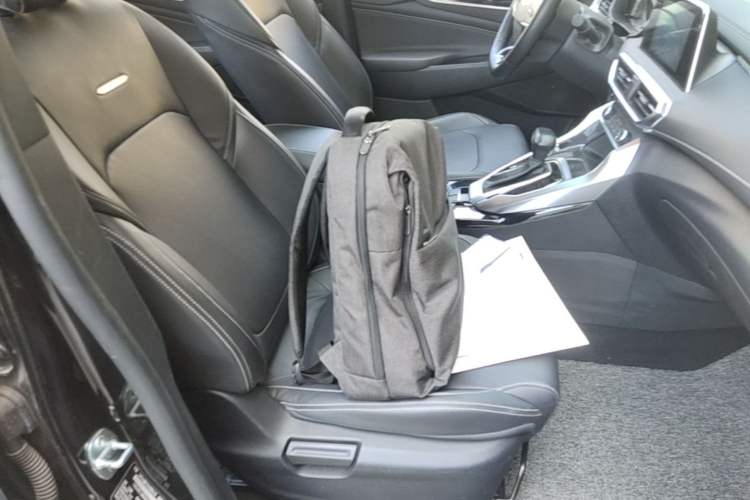 Used SAIC MAXUS G50 2021 1.5T Automatic Comfort Touring B Right Front Seat