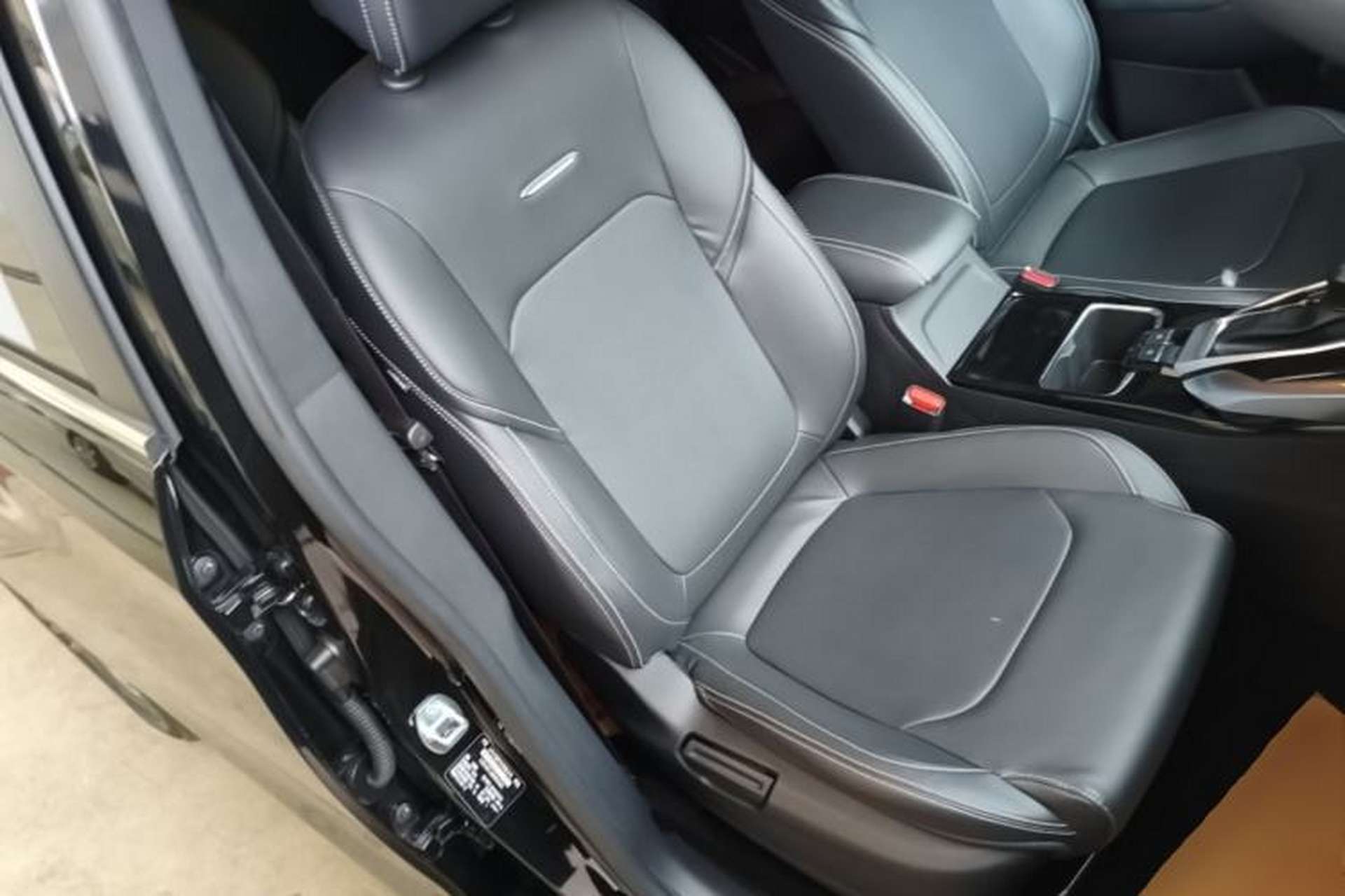 Used SAIC MAXUS G50 2021 1.5T Automatic Comfort Touring B Right Front Seat