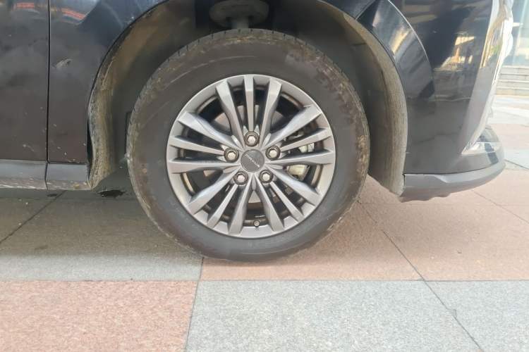 Used SAIC MAXUS G50 2021 PLUS 1.5T Automatic Navigation Version Right Front Wheel Hub