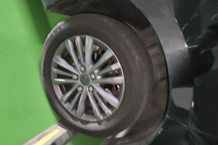 Used SAIC MAXUS G50 2021 1.5T Automatic Comfort Touring B Right Front Wheel Hub