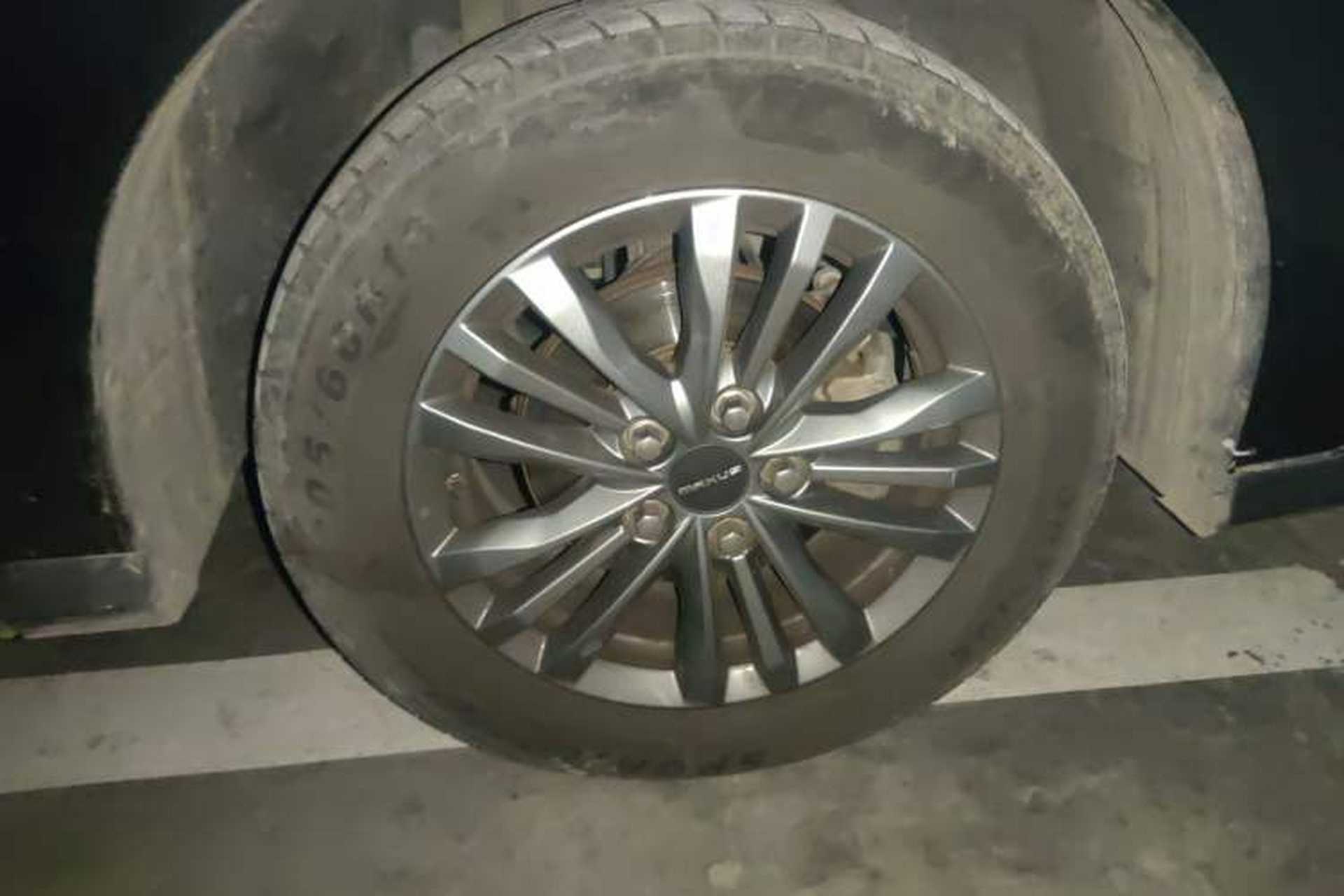 Used SAIC MAXUS G50 2021 1.5T Automatic Comfort Touring B Right Front Wheel Hub