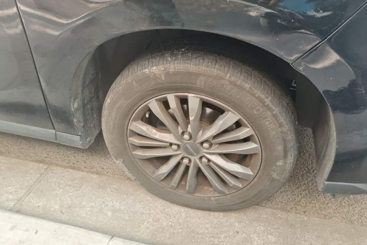 Used SAIC MAXUS G50 2021 PLUS 1.5T Automatic Navigation Version Right Front Wheel Hub