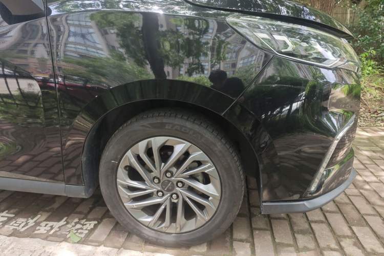 Used SAIC MAXUS G50 2021 PLUS 1.5T Automatic Travel Edition Right Front Wheel Hub