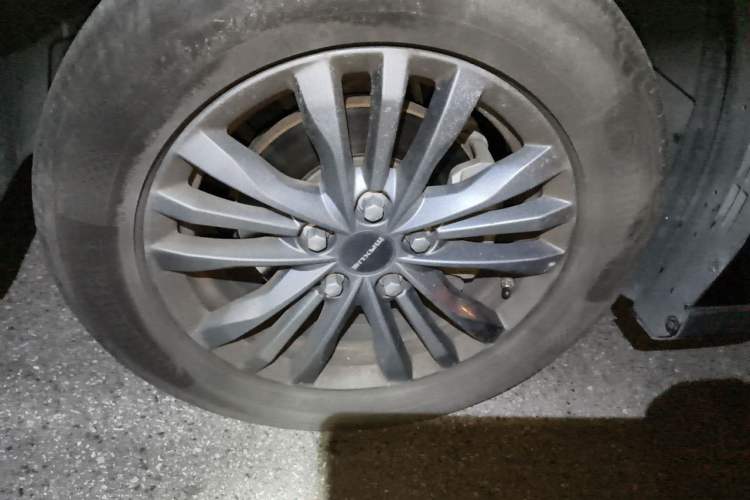 Used SAIC MAXUS G50 2021 1.5T Automatic Comfort Touring B Right Front Wheel Hub