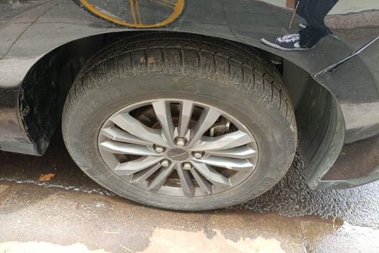Used SAIC MAXUS G50 2021 PLUS 1.5T Automatic Navigation Version Right Front Wheel Hub