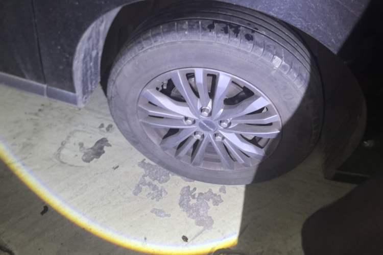 Used SAIC MAXUS G50 2021 1.5T Automatic Comfort Touring B Right Front Wheel Hub