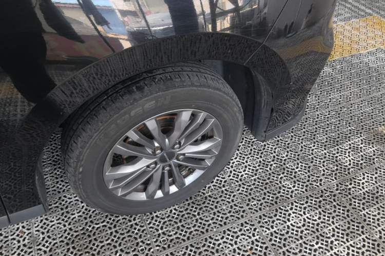 Used SAIC MAXUS G50 2021 1.5T Automatic Comfort Touring B Right Rear Wheel Hub
