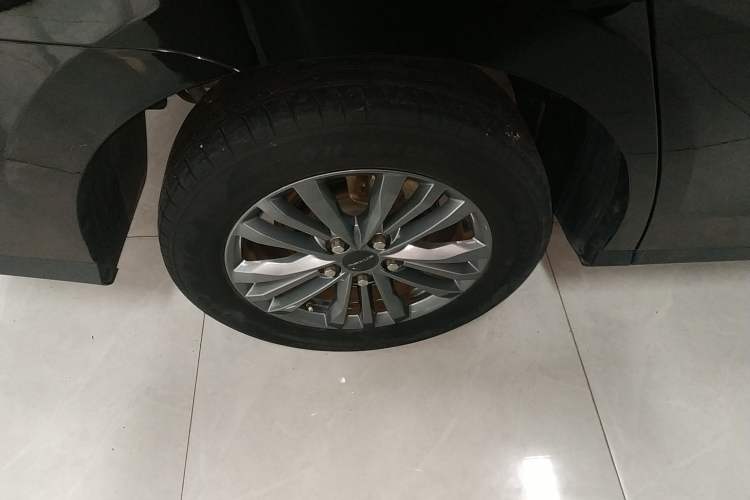 Used SAIC MAXUS G50 2021 1.5T Automatic Comfort Touring B Right Rear Wheel Hub