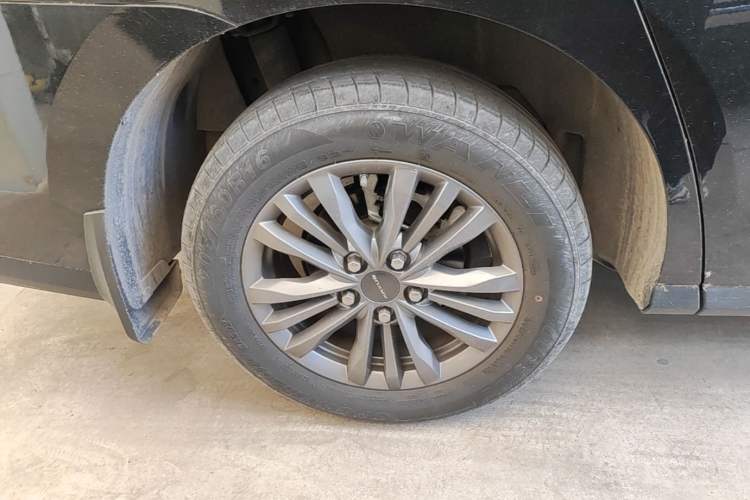 Used SAIC MAXUS G50 2021 PLUS 1.5T Automatic Navigation Version Right Rear Wheel Hub
