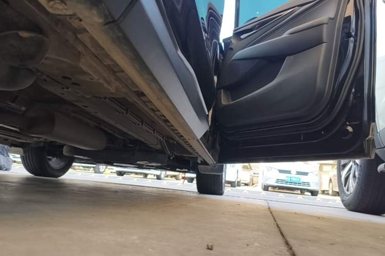 Used SAIC MAXUS G50 2021 PLUS 1.5T Automatic Cruise Version Right Side Sill