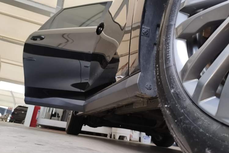 Used SAIC MAXUS G50 2021 1.5T Automatic Comfort Touring B Right Side Sill