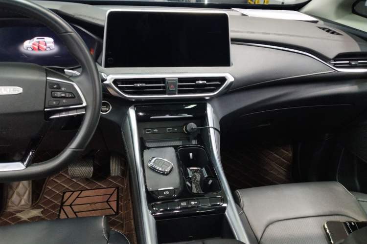 Used SAIC MAXUS G50 2021 PLUS 1.5T Automatic Cruise Version Audio And AC Panel