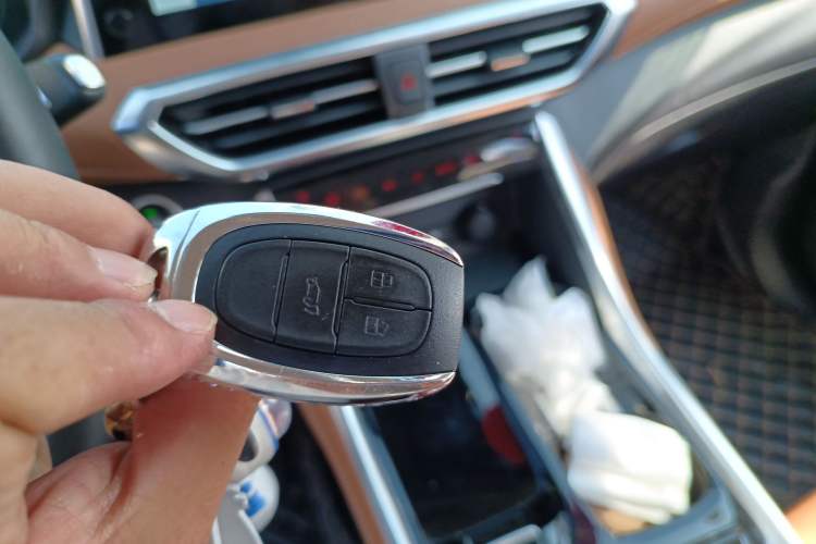 Used SAIC MAXUS G50 2021 PLUS 1.5T Automatic Escort Edition Vehicle Key