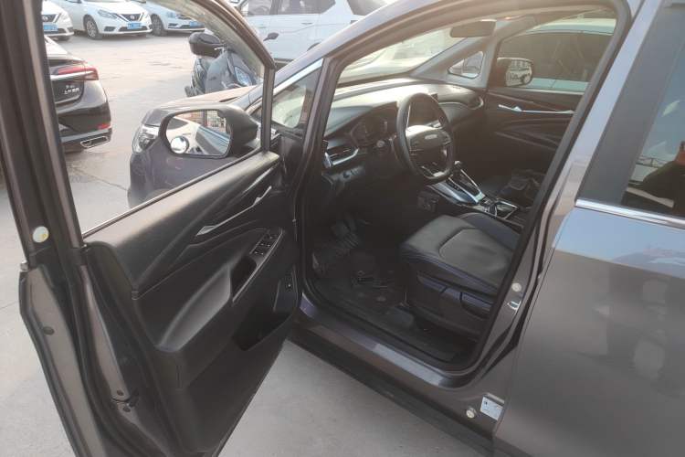 Used SAIC MAXUS G50 2021 1.5T Automatic Comfort Touring B Interior 3