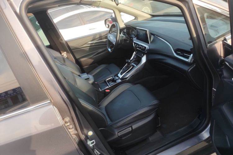 Used SAIC MAXUS G50 2021 1.5T Automatic Comfort Touring B Right Front Seat