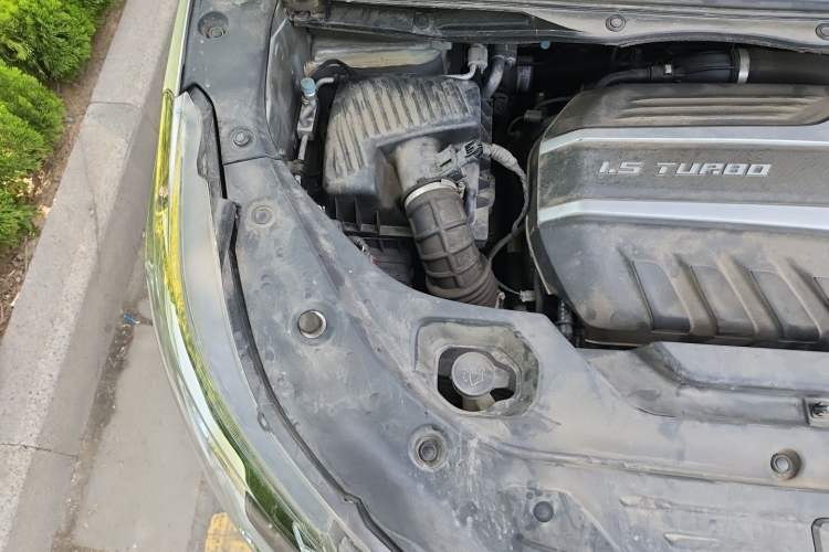 Used SAIC MAXUS G50 2021 1.5T Manual Touring B Engine Bay Right
