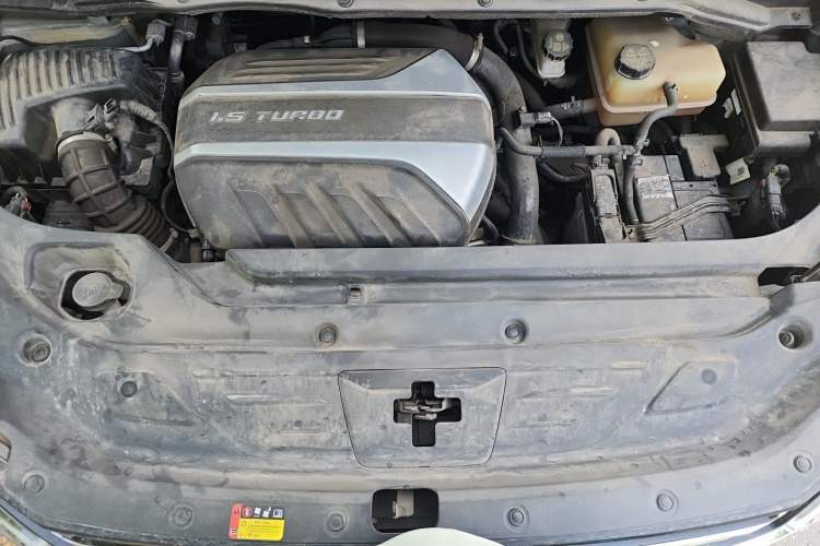 Used SAIC MAXUS G50 2021 1.5T Manual Touring B Engine Bay
