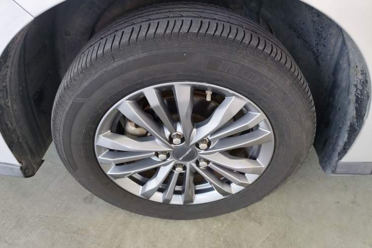 Used SAIC MAXUS G50 2021 1.5T Automatic Comfort Touring B Left Front Wheel Hub