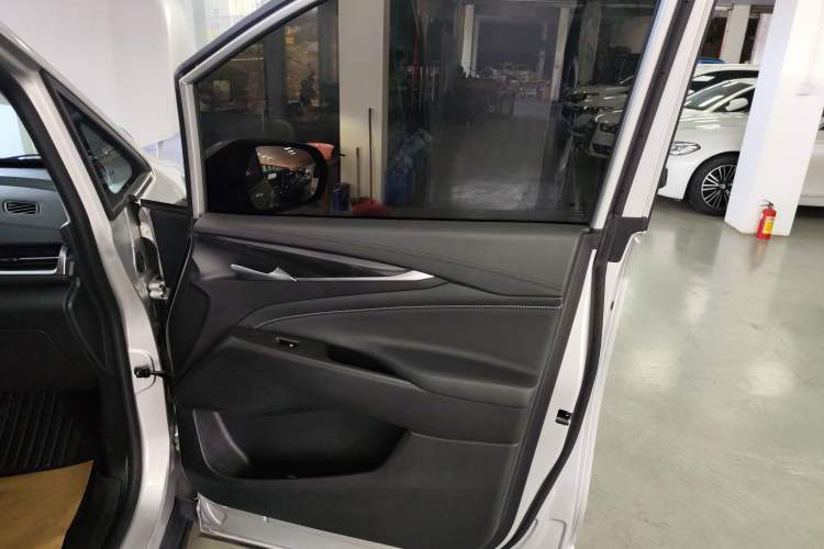 Used SAIC MAXUS G50 2021 1.5T Automatic Comfort Touring B Right Front Door Interior