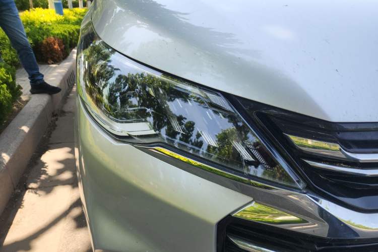 Used SAIC MAXUS G50 2021 1.5T Manual Touring B Right Front Headlight