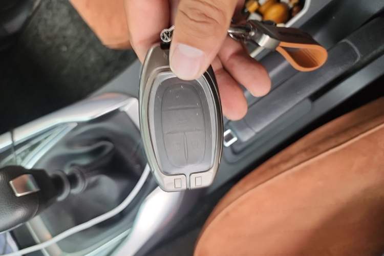 Used SAIC MAXUS G50 2021 1.5T Manual Touring B Vehicle Key