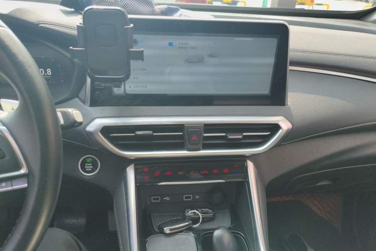 Used SAIC MAXUS G50 2021 PLUS 1.5T Automatic Cruise Version Audio And AC Panel