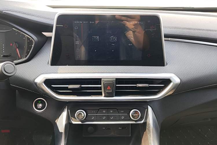 Used SAIC MAXUS G50 2021 1.5T Automatic Comfort Touring B Audio And AC Panel