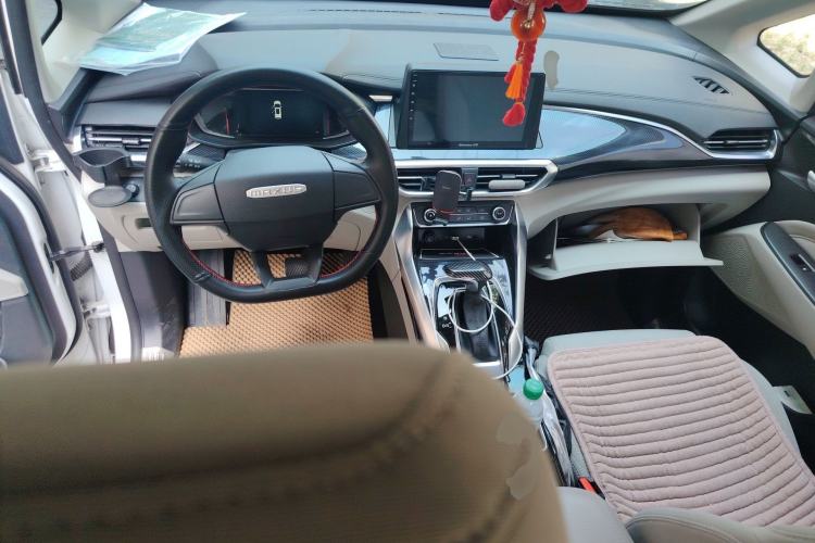 Used SAIC MAXUS G50 2021 1.5T Automatic Chanyou A Center Console