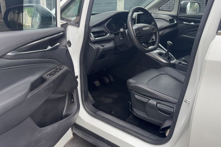 Used SAIC MAXUS G50 2021 1.5T Manual Touring B Driver Seat