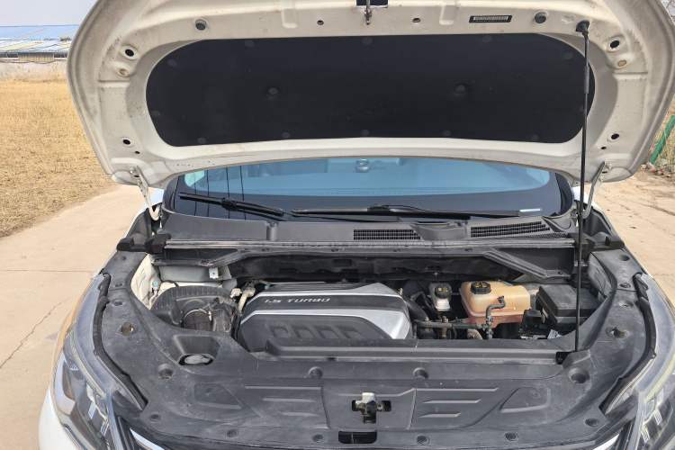 Used SAIC MAXUS G50 2021 PLUS 1.5T Automatic Cruise Version Engine Bay