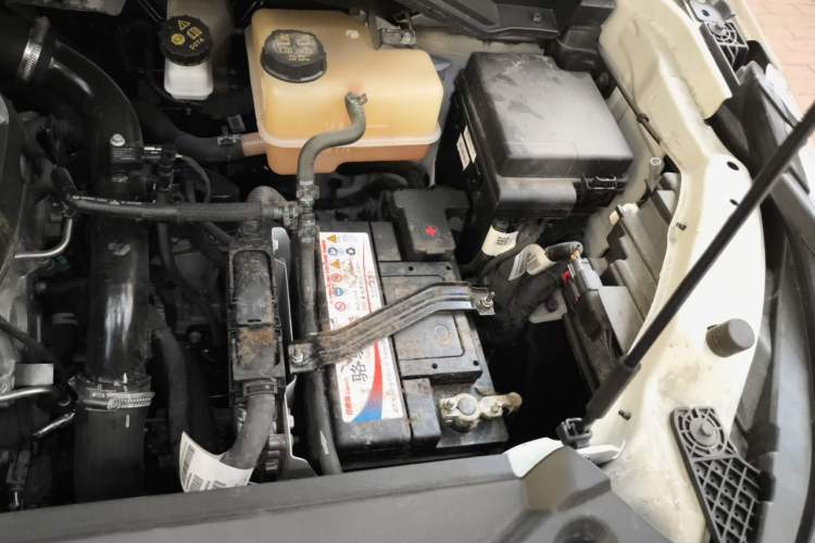Used SAIC MAXUS G50 2021 PLUS 1.5T Automatic Pilot Edition Engine Bay Left