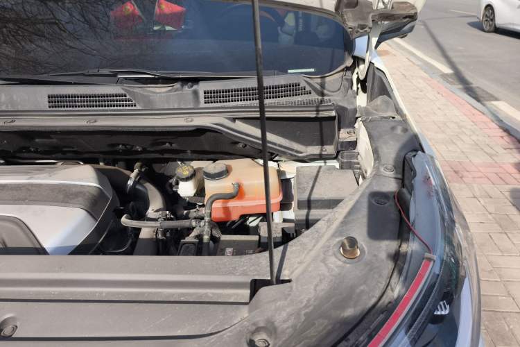Used SAIC MAXUS G50 2021 PLUS 1.5T Automatic Escort Edition Engine Bay Left