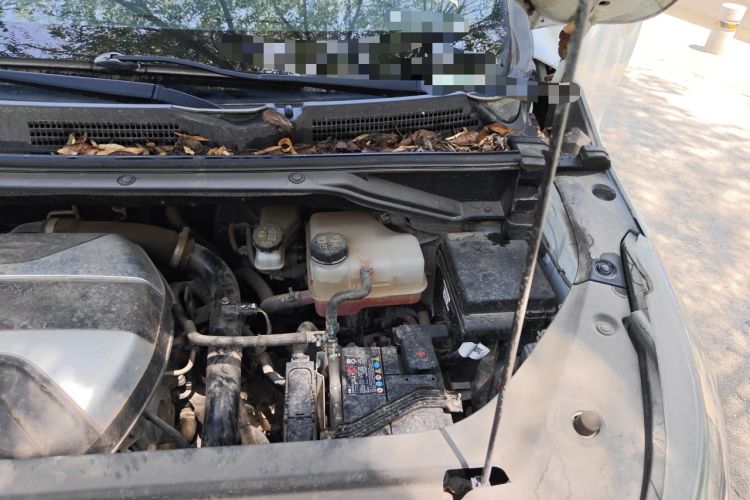 Used SAIC MAXUS G50 2021 1.5T Manual Touring B Engine Bay Left
