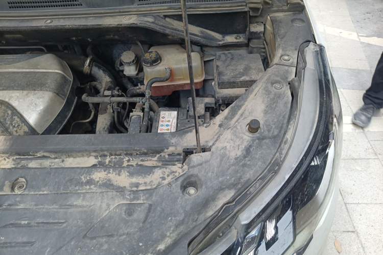 Used SAIC MAXUS G50 2021 1.5T Automatic Comfort Touring B Engine Bay Left