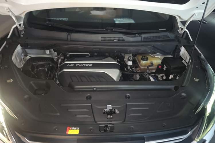 Used SAIC MAXUS G50 2021 1.5T Automatic Chanyou A Engine Bay